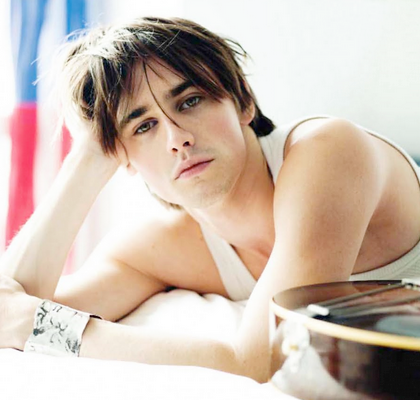 Reeve Carney